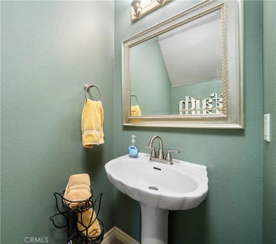 11808 Riverside Drive 3, Valley Village, CA 91607