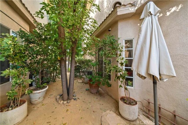 11808 Riverside Drive 3, Valley Village, CA 91607