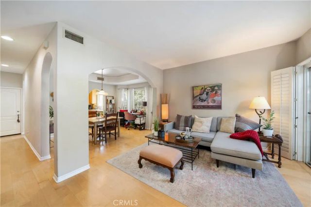 11808 Riverside Drive 3, Valley Village, CA 91607