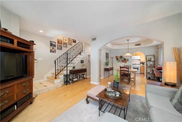 11808 Riverside Drive 3, Valley Village, CA 91607