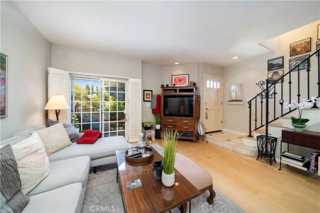 11808 Riverside Drive 3, Valley Village, CA 91607