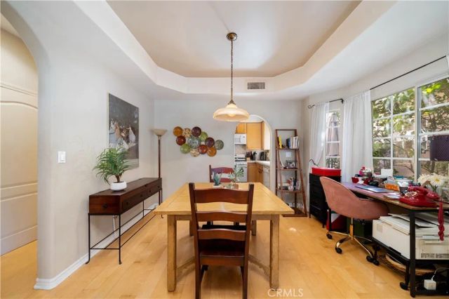 11808 Riverside Drive 3, Valley Village, CA 91607