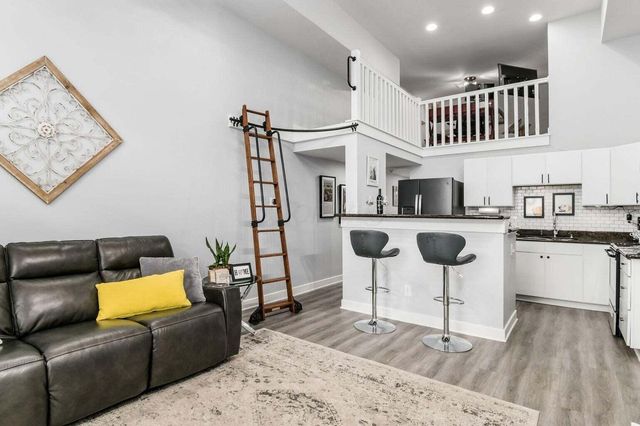 1276 N High Street, 206, Columbus, OH 43201