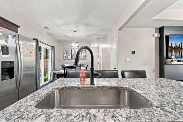 126 Garnette Ct, Mt Washington, KY 40047