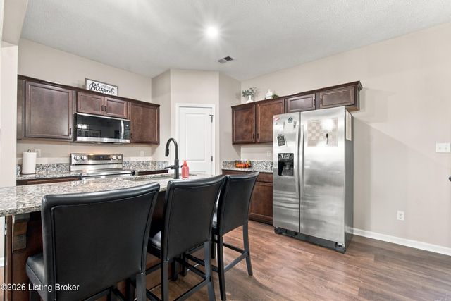 126 Garnette Ct, Mt Washington, KY 40047