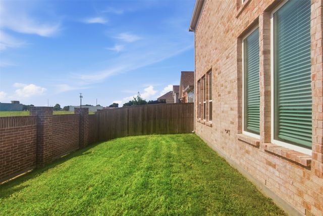 318 Gleneagles Drive, Garland, TX 75040