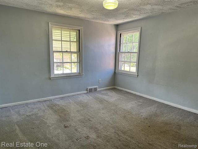 16760 Winthrop Street, Detroit, MI 48235