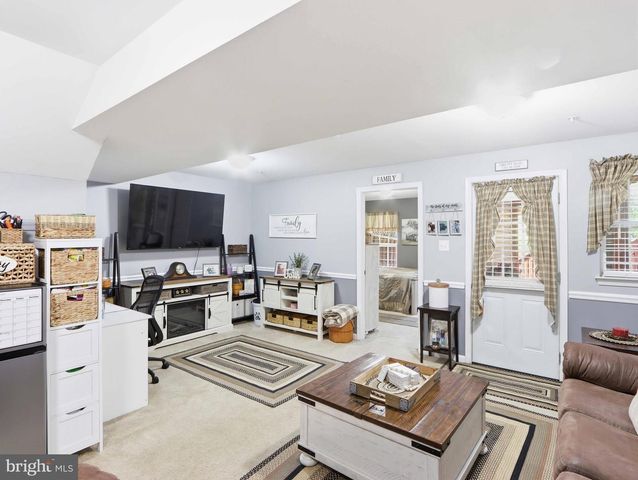 9418 BERKLEY LN, Frederick, MD 21701