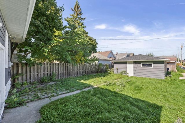 5720 W Rogers STREET, West Allis, WI 53219