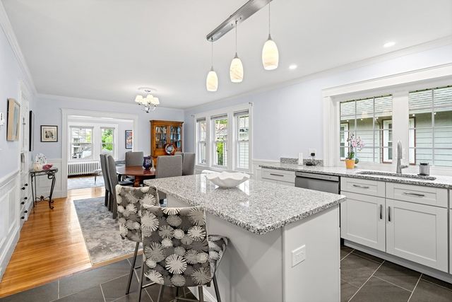 3-3A Warren Ave 2, Milton, MA 02186