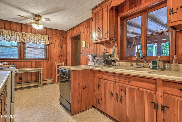 400 Randolph Street, Bristol, VA 24201
