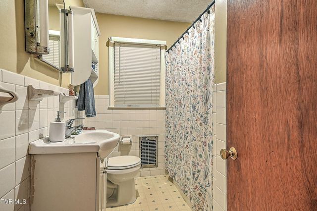 400 Randolph Street, Bristol, VA 24201