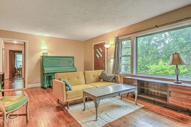 400 Randolph Street, Bristol, VA 24201