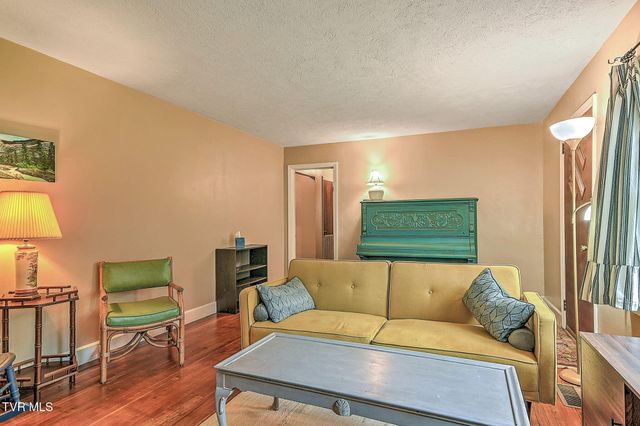 400 Randolph Street, Bristol, VA 24201