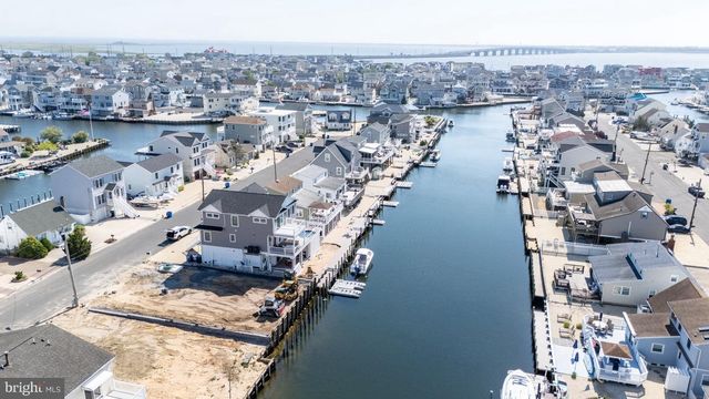45 FRANK DR, Manahawkin, NJ 08050