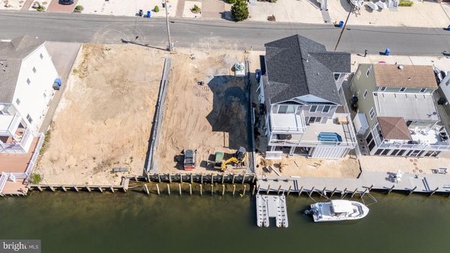 45 FRANK DR, Manahawkin, NJ 08050