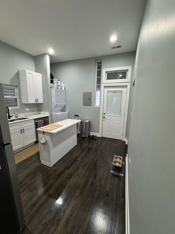 2613 W Cortland Street 1, Chicago, IL 60647