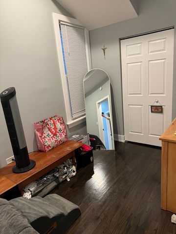 2613 W Cortland Street 1, Chicago, IL 60647