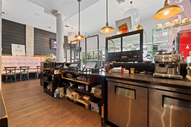 21 NW Miami Ct, Miami, FL 33128