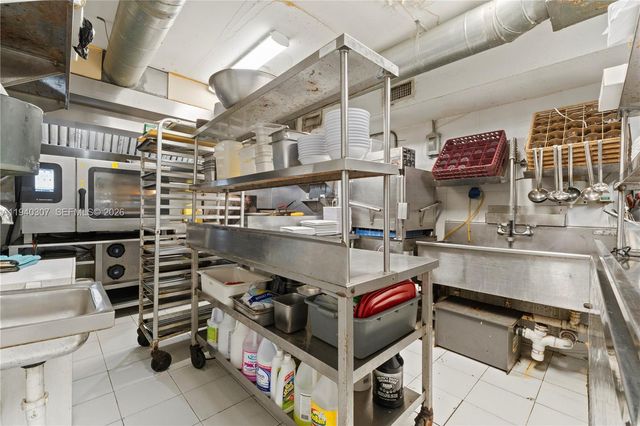 21 NW Miami Ct, Miami, FL 33128