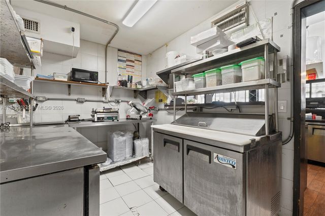 21 NW Miami Ct, Miami, FL 33128