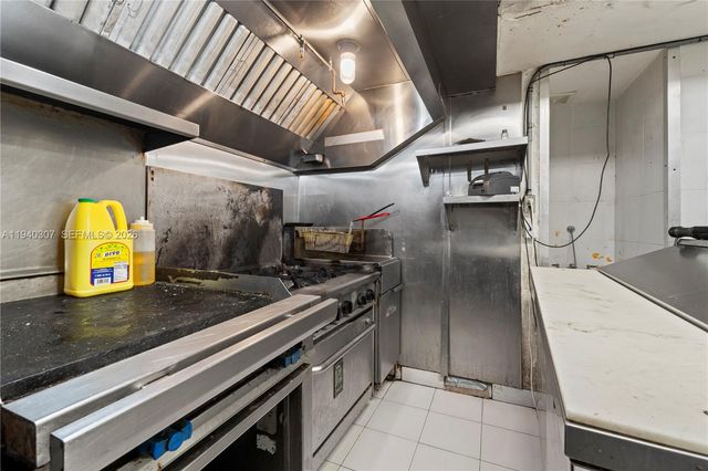 21 NW Miami Ct, Miami, FL 33128