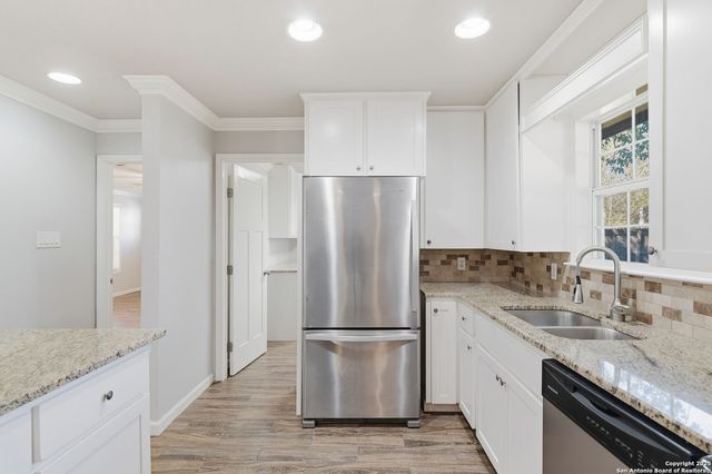 163 Lakeside Dr., Seguin, TX 78155