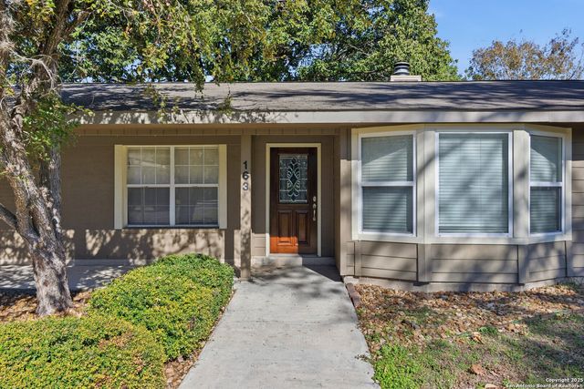 163 Lakeside Dr., Seguin, TX 78155