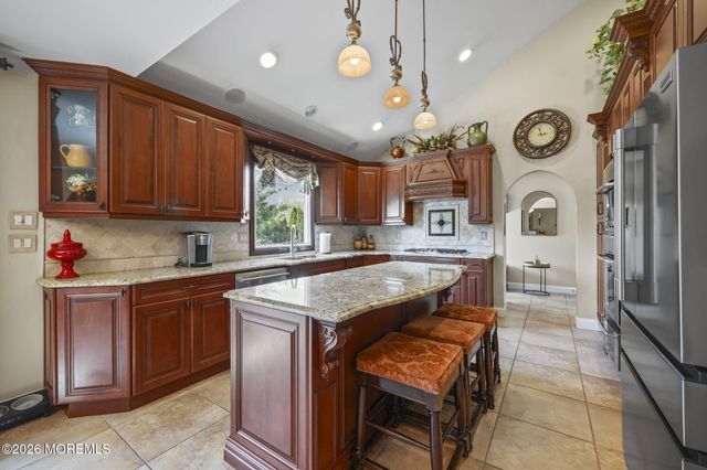 5 Grace Court, Marlboro, NJ 07746