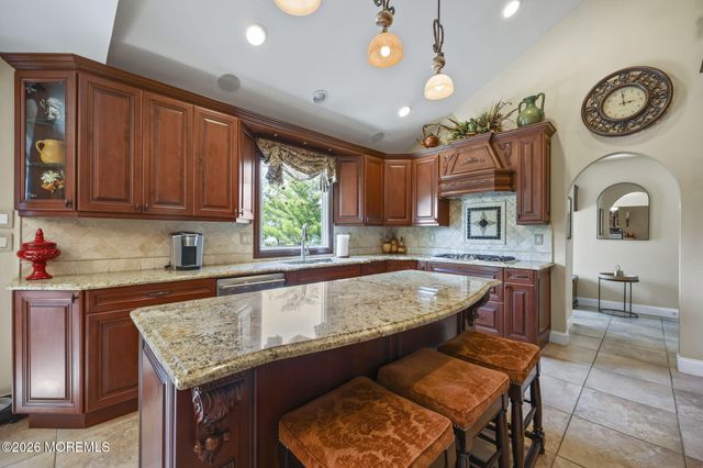 5 Grace Court, Marlboro, NJ 07746