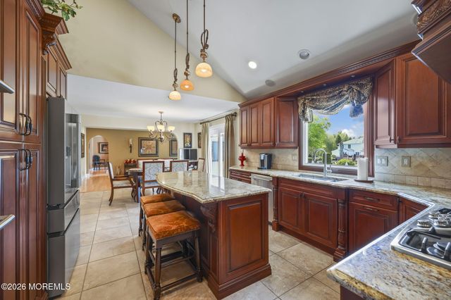 5 Grace Court, Marlboro, NJ 07746