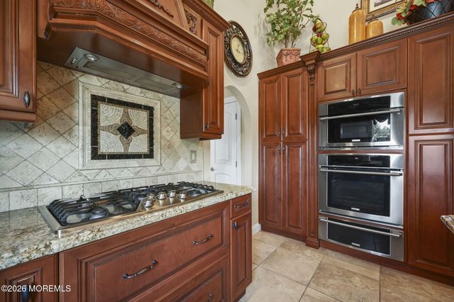 5 Grace Court, Marlboro, NJ 07746