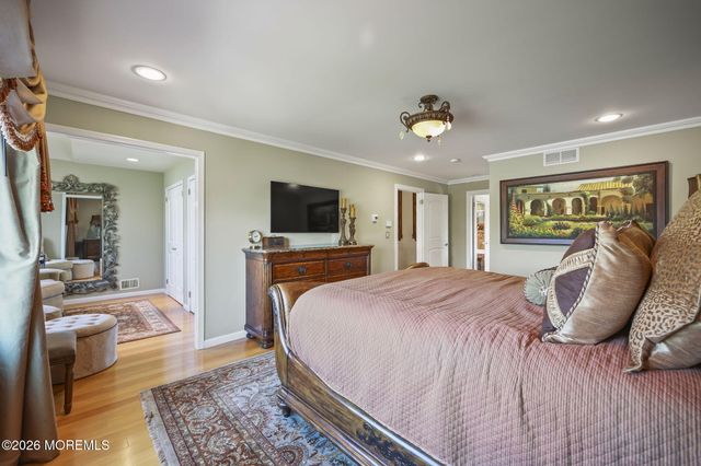 5 Grace Court, Marlboro, NJ 07746