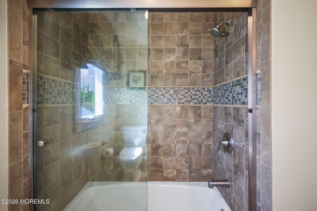 5 Grace Court, Marlboro, NJ 07746