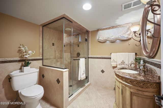 5 Grace Court, Marlboro, NJ 07746