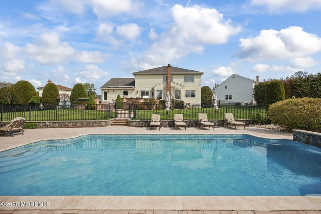 5 Grace Court, Marlboro, NJ 07746