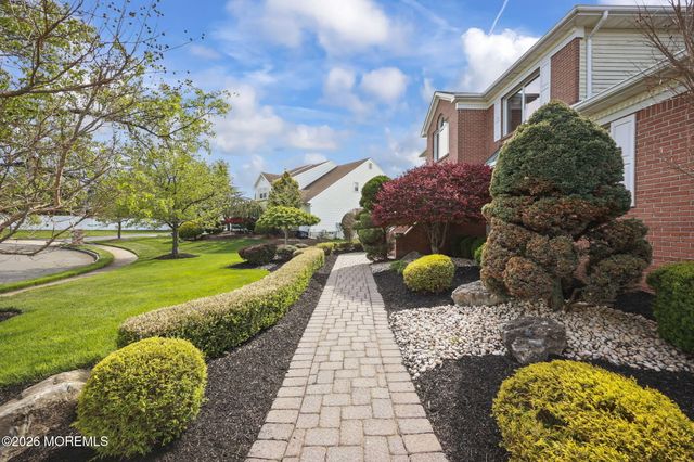 5 Grace Court, Marlboro, NJ 07746