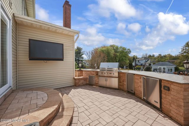 5 Grace Court, Marlboro, NJ 07746