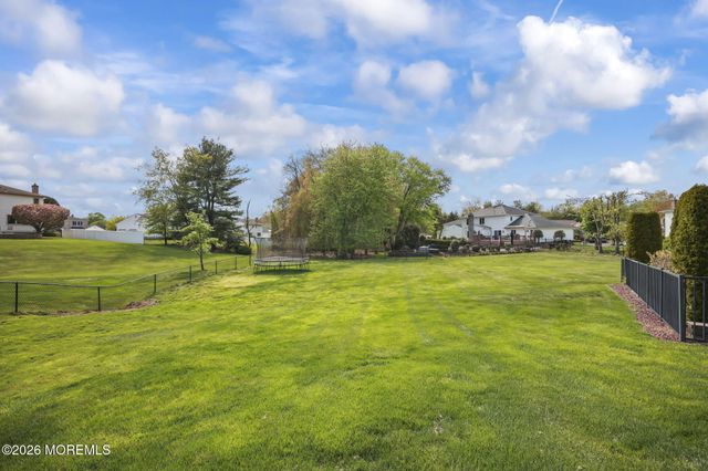 5 Grace Court, Marlboro, NJ 07746