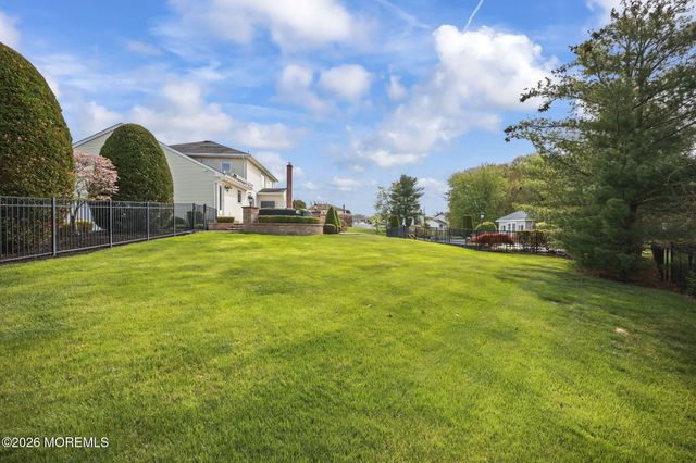 5 Grace Court, Marlboro, NJ 07746