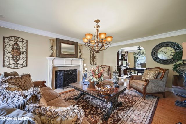 5 Grace Court, Marlboro, NJ 07746