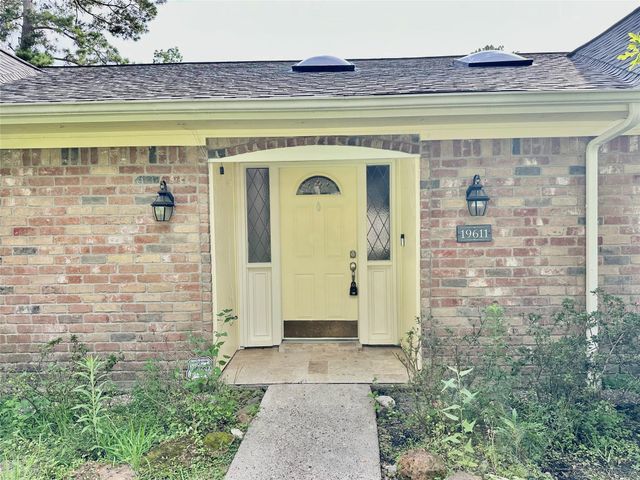 19611 Enchanted Spring Drive, Spring, TX 77388