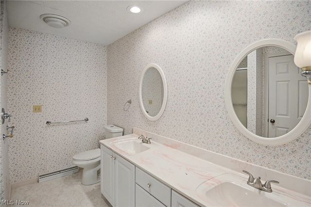 2345 Whispering Meadows Drive NE B, Warren, OH 44483