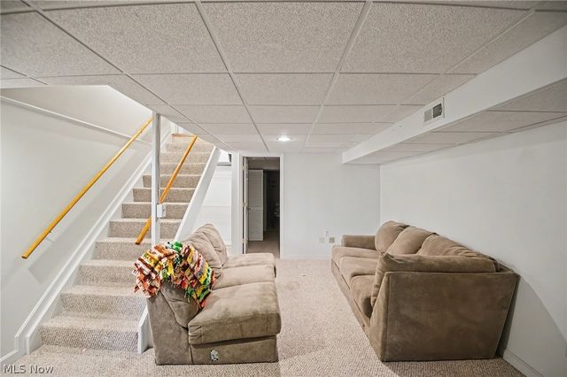 2345 Whispering Meadows Drive NE B, Warren, OH 44483