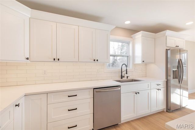 104 Windsor Drive, Alton, IL 62002