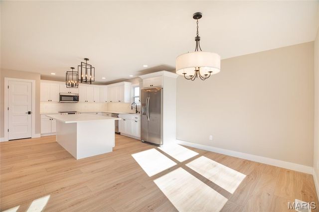 104 Windsor Drive, Alton, IL 62002