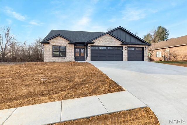 104 Windsor Drive, Alton, IL 62002