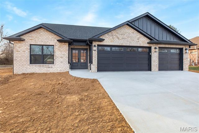 104 Windsor Drive, Alton, IL 62002