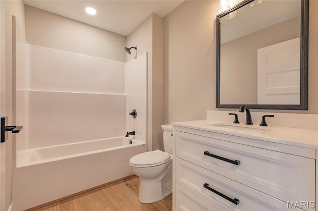 104 Windsor Drive, Alton, IL 62002