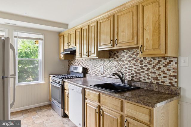 820 GREENHILL RD, Sharon Hill, PA 19079